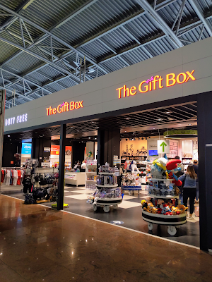 the-gift-box-1